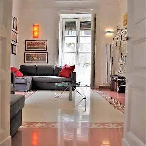 suite-il-letto-sotto-il-tetto.taorminaitalyhotels.com/